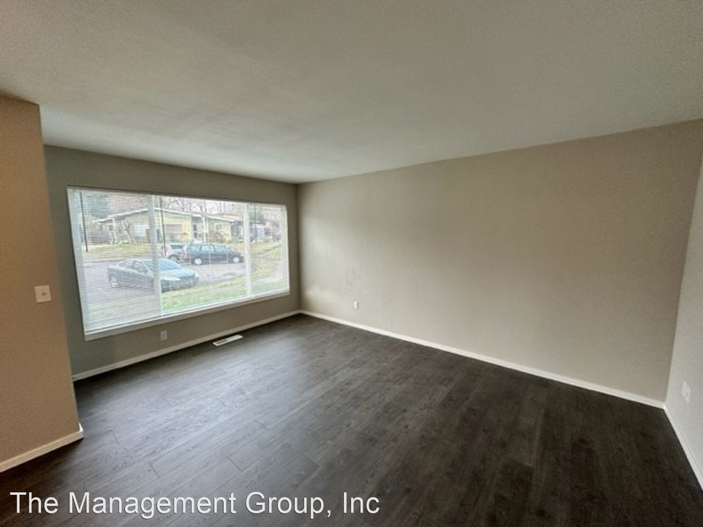 2609 E 21st Street - Photo 2