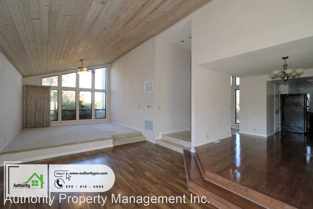 2838 Foothill Blvd - Photo 3