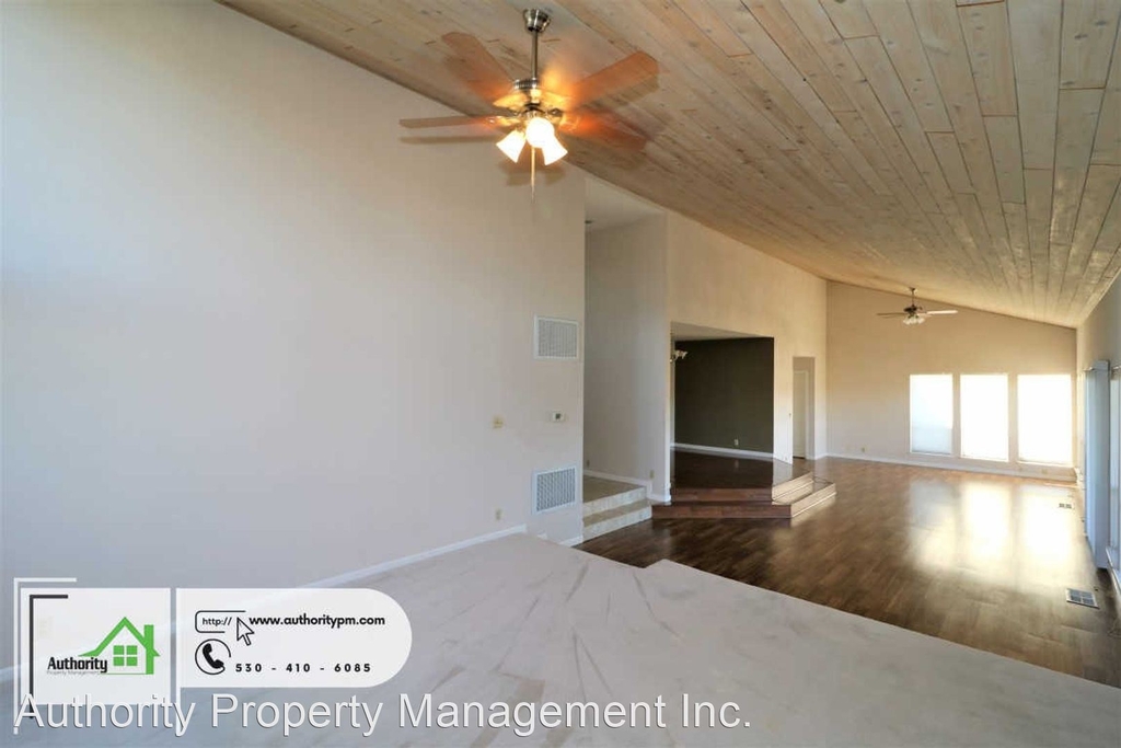 2838 Foothill Blvd - Photo 2