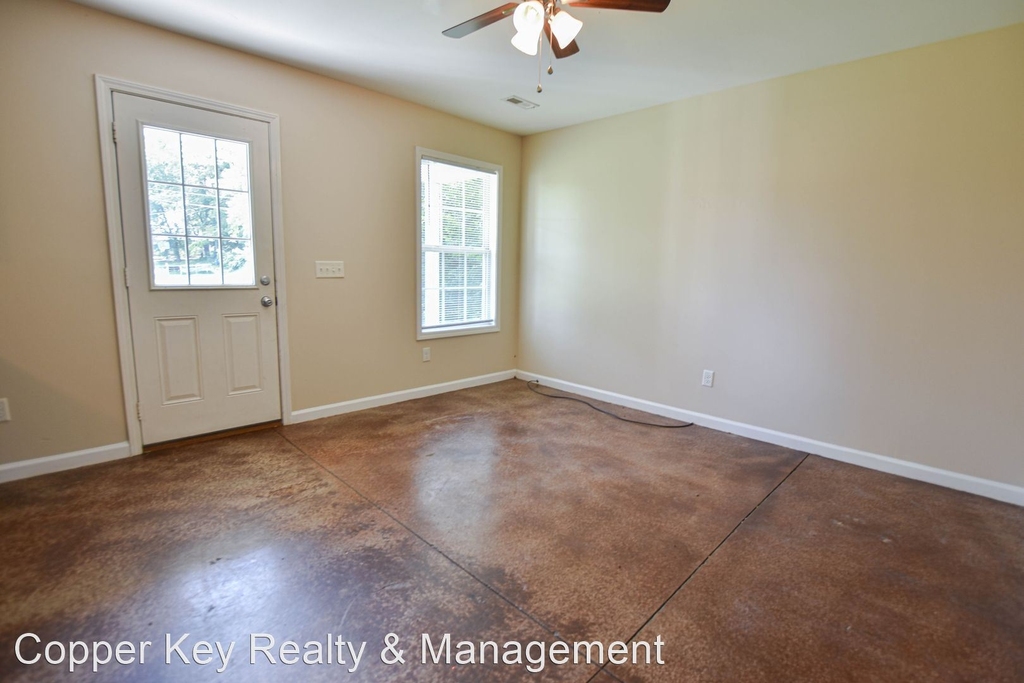 308 E Railroad Street - Photo 1