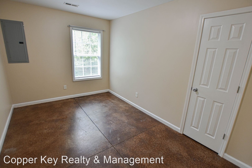 308 E Railroad Street - Photo 10