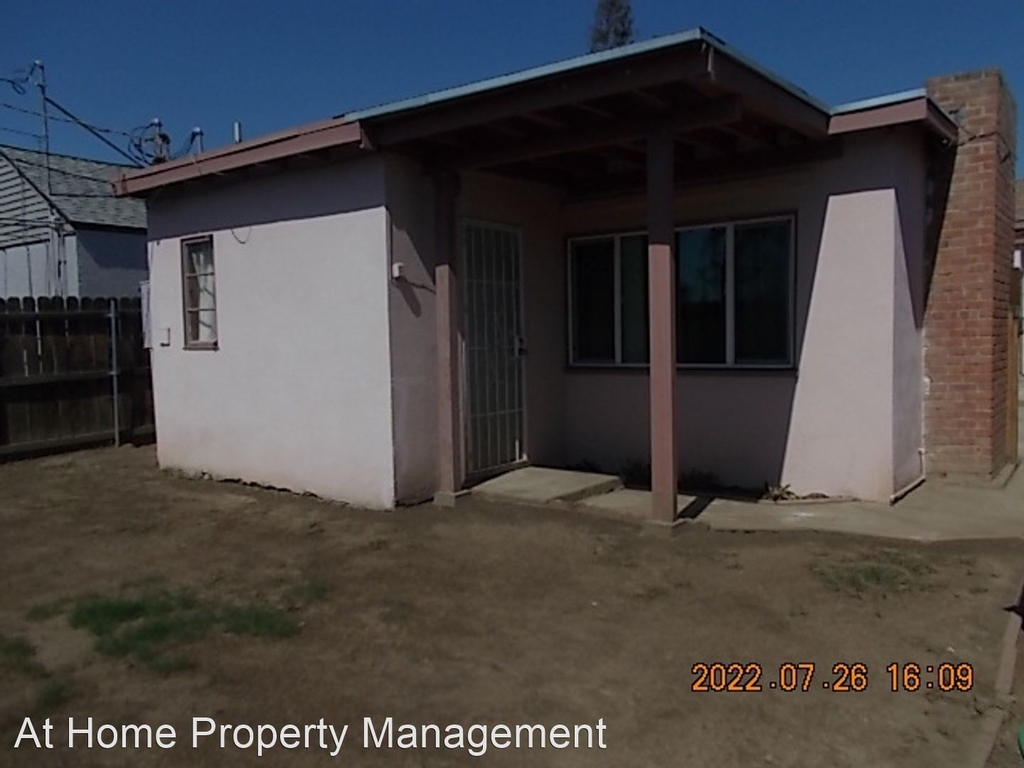 1421 1/2 El Rancho Dr - Photo 0