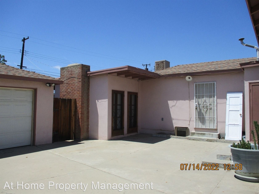 1421 1/2 El Rancho Dr - Photo 8