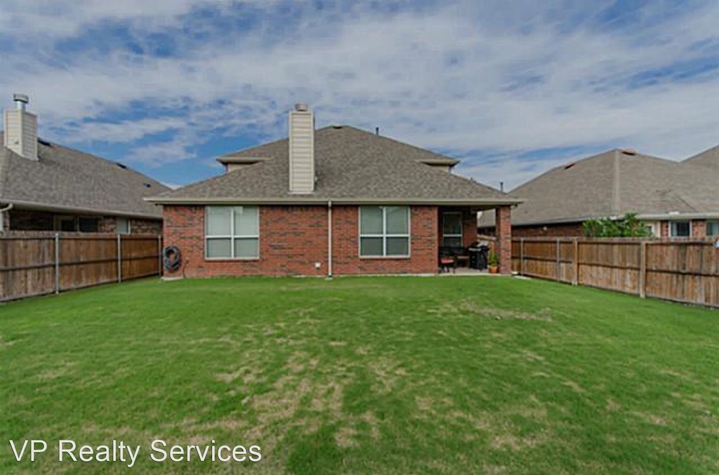 2905 Holly Lane - Photo 21