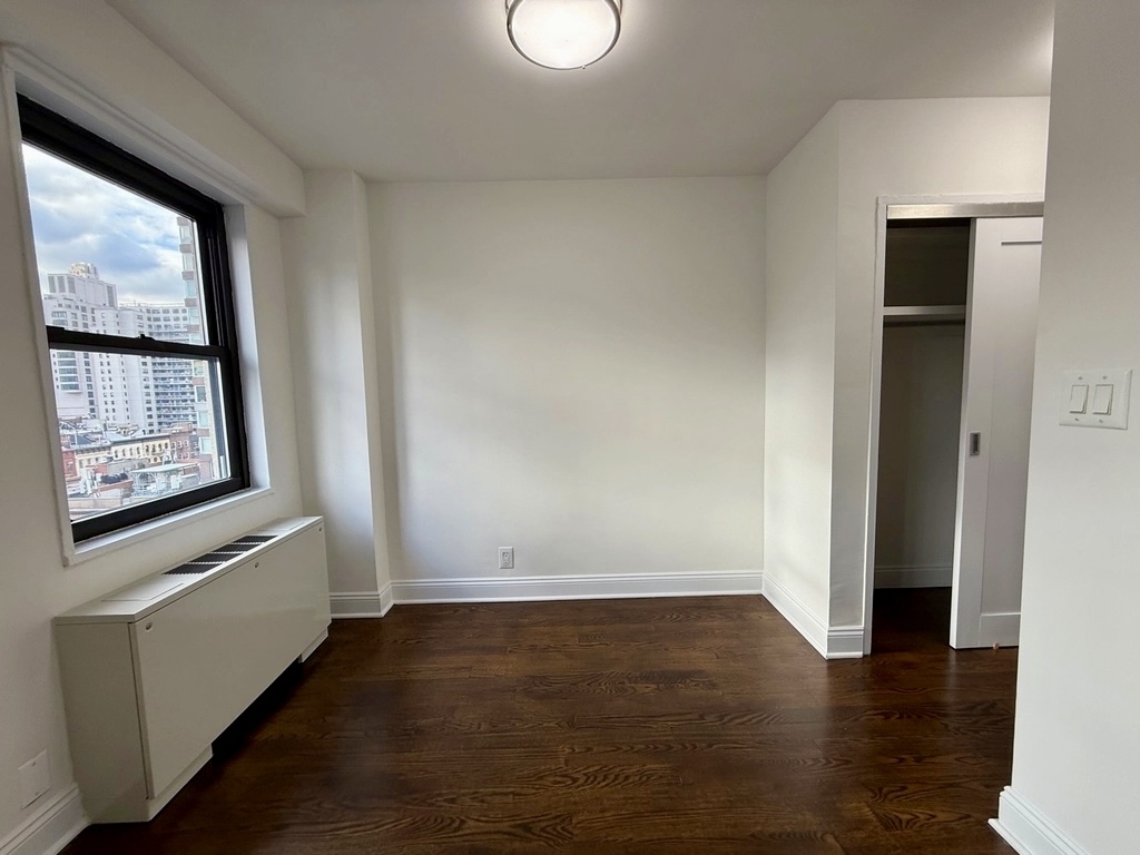 401 E 88th St, 12B - Photo 3