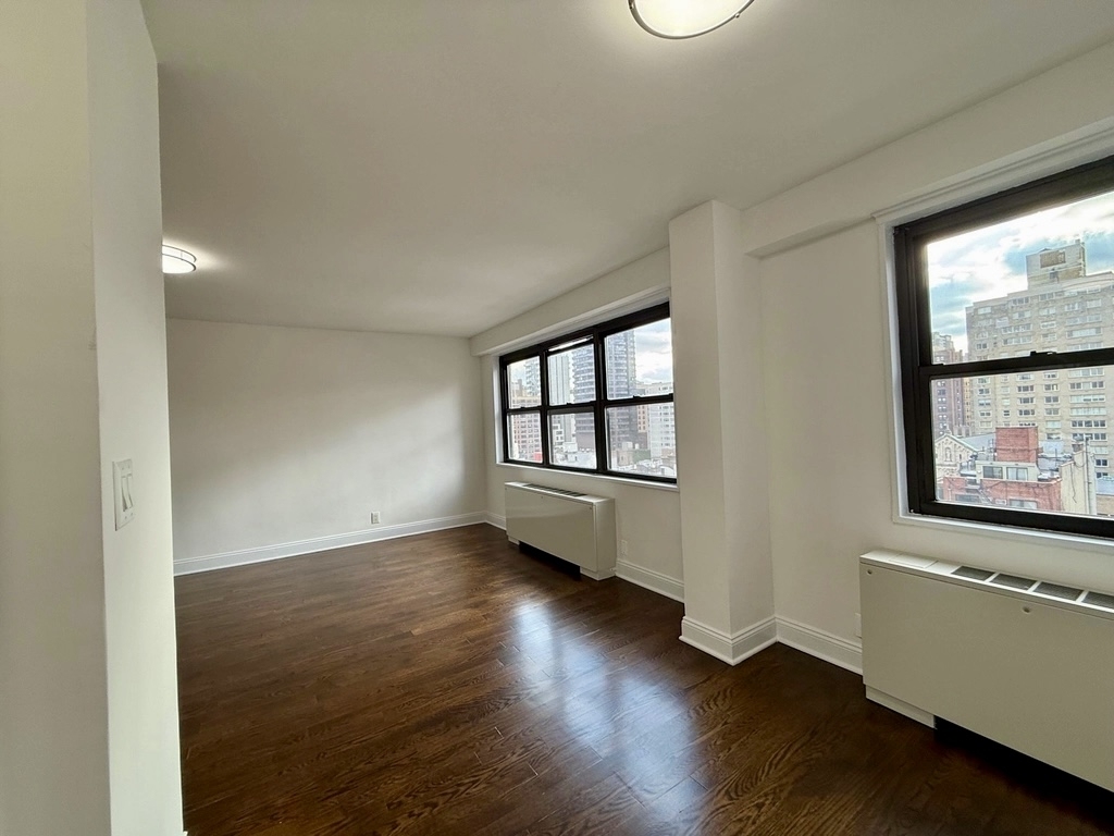 401 E 88th St, 12B - Photo 1