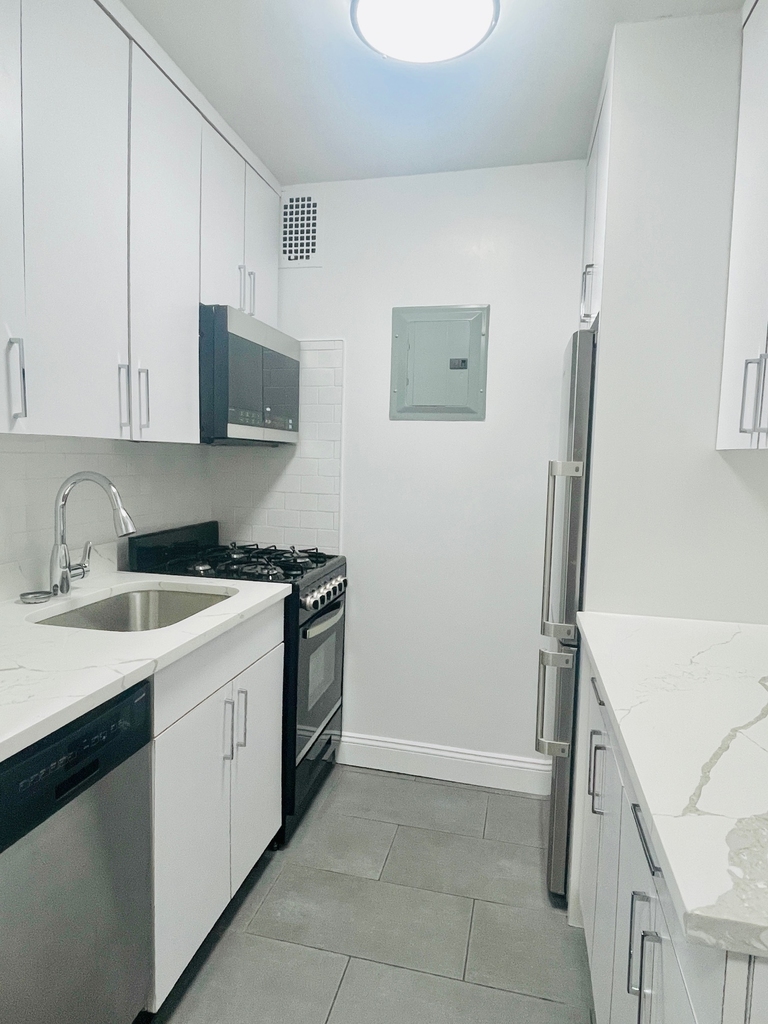 401 E 88th St, 12B - Photo 6