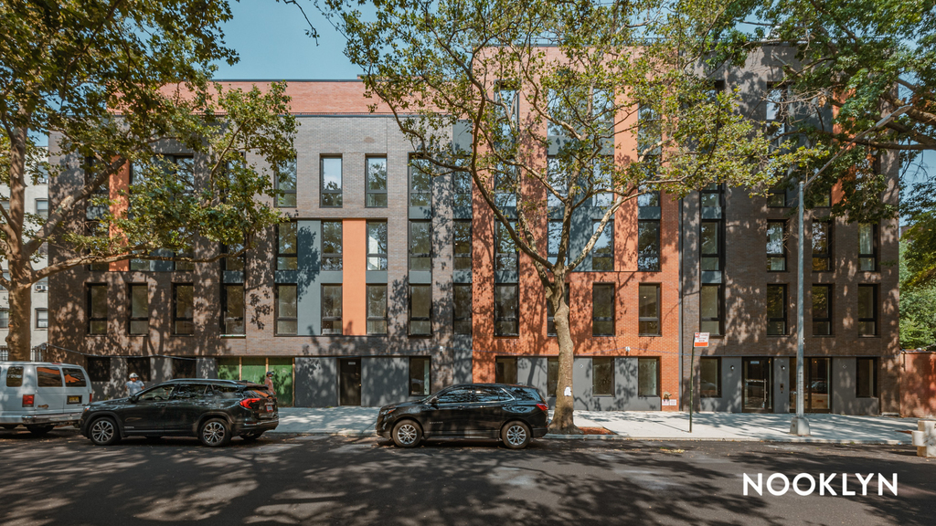 445 Vanderbilt Avenue - Photo 8