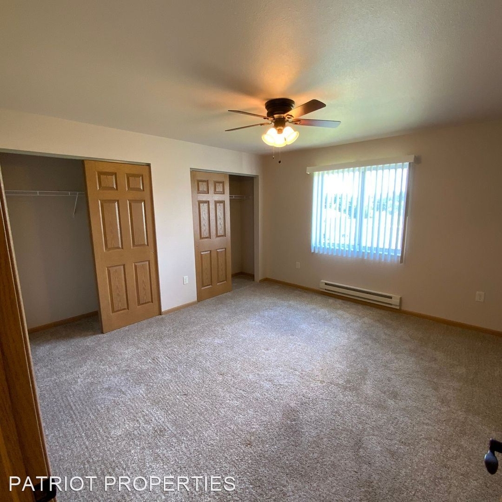 1010 Berry Ave - Photo 5