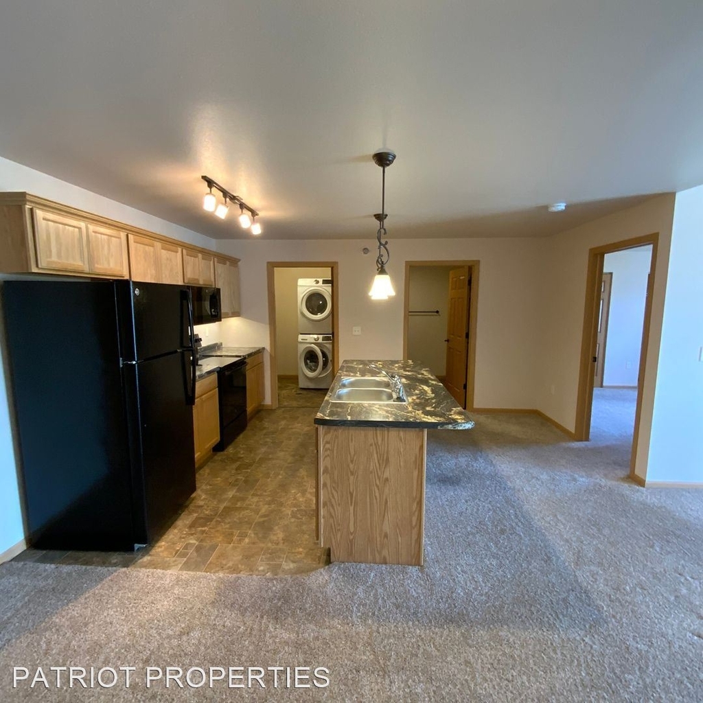 1010 Berry Ave - Photo 2