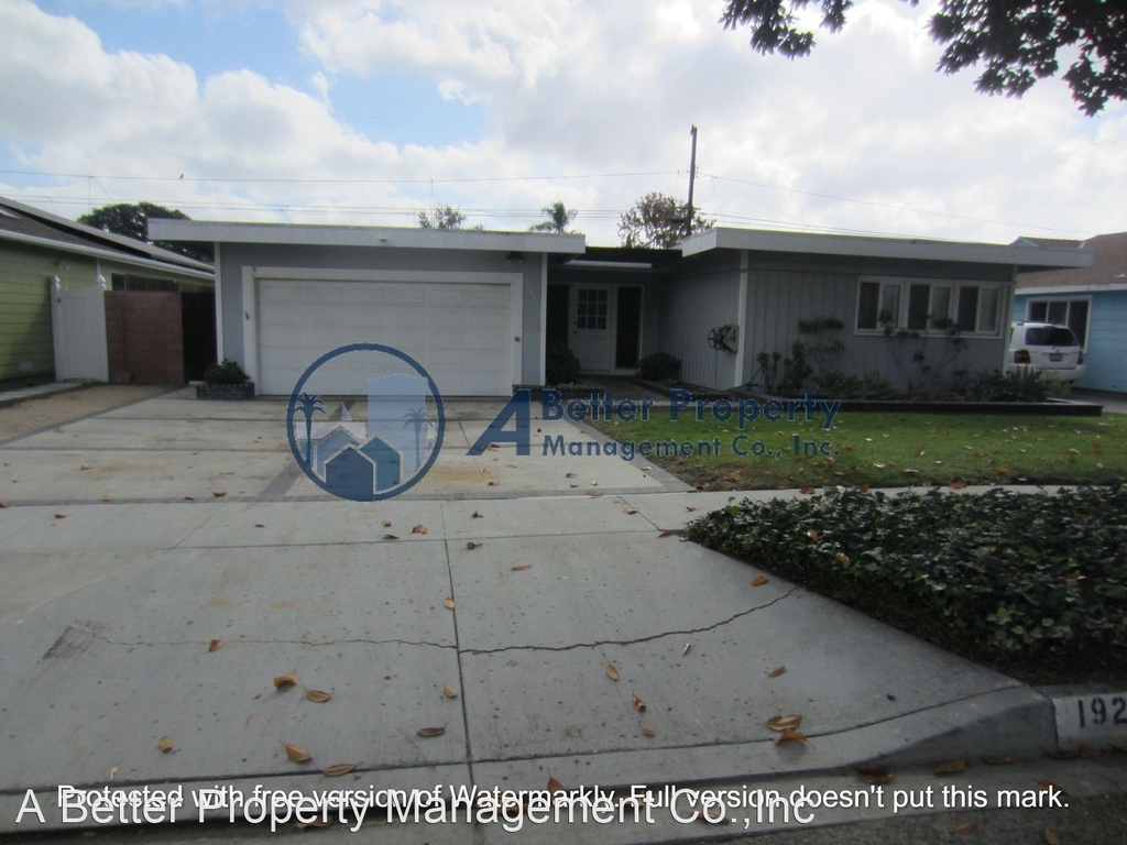 1928 Volk Ave - Photo 2