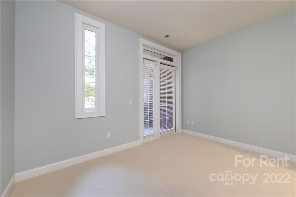 2810 Selwyn Avenue - Photo 21