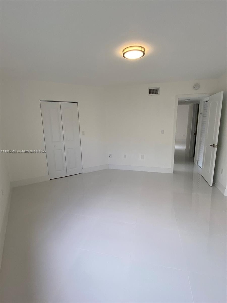 9409 Fontainebleau Blvd - Photo 10