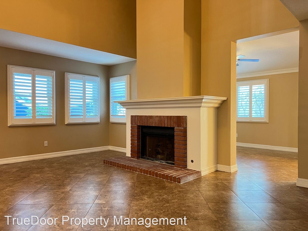 18 Chelsea Pointe - Photo 2