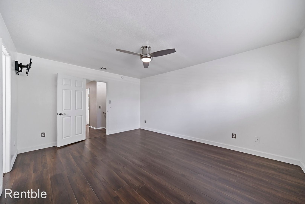 2603 Harbour Town - Photo 26