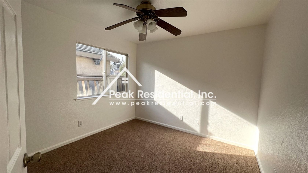 9028 Fernway Court - Photo 15