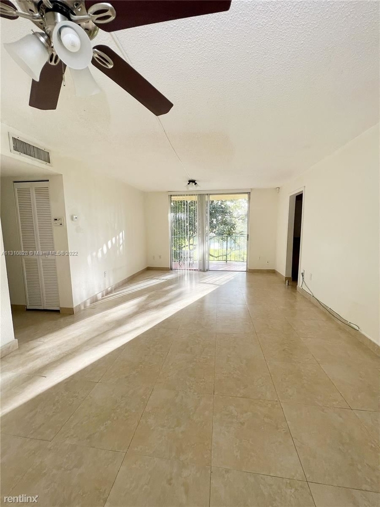 9350 Fontainebleau Blvd Apt 314 - Photo 3