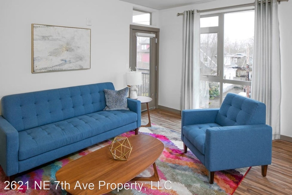 2621 Ne 7th Ave - Photo 2