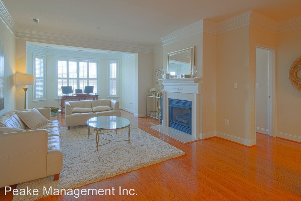 828 Slaters Lane #208 - Photo 2