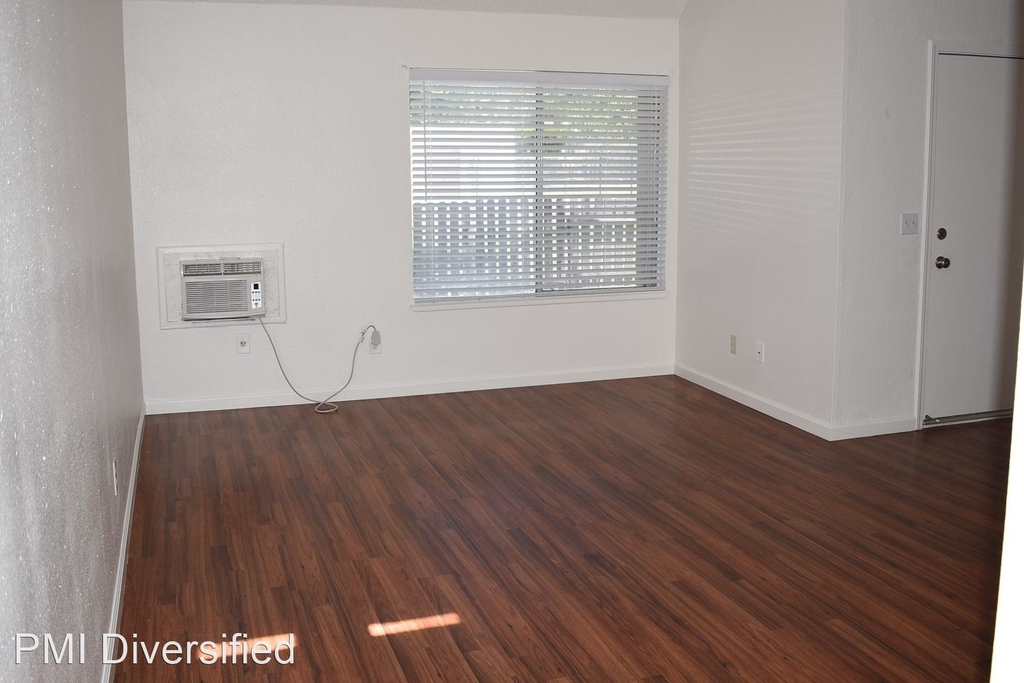 1041 Baywood Dr. #d - Photo 2