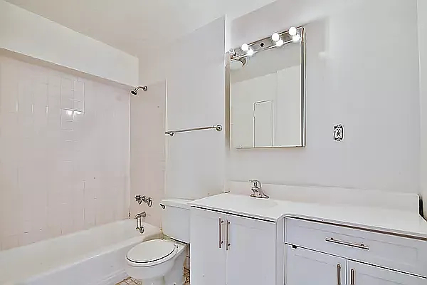 236 East 36th Street - Photo 6