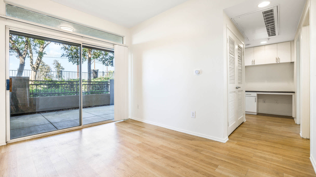 1005 N. Center Avenue - Photo 13