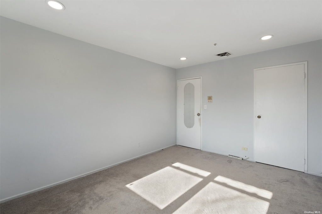 733 Hillcrest Place - Photo 15