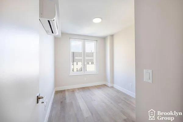 1711 Hancock St - Photo 3