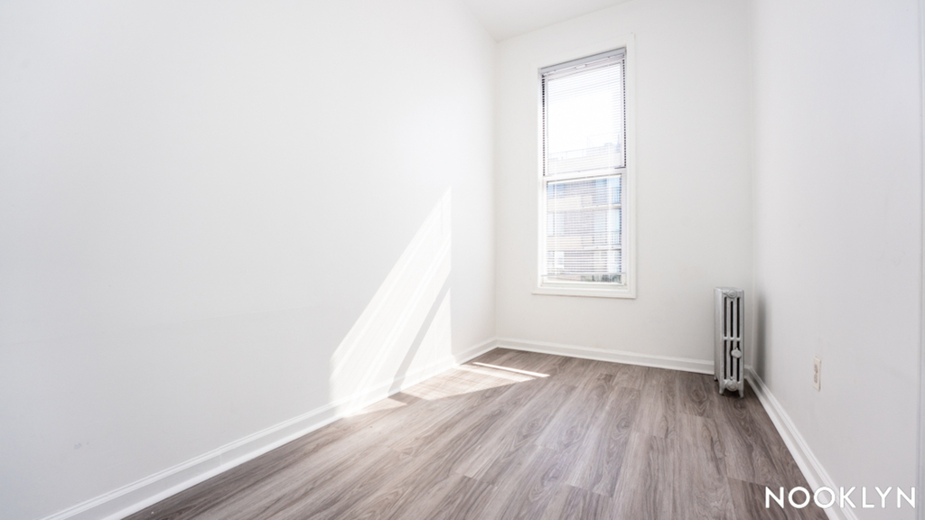 329 Bleecker Street - Photo 4