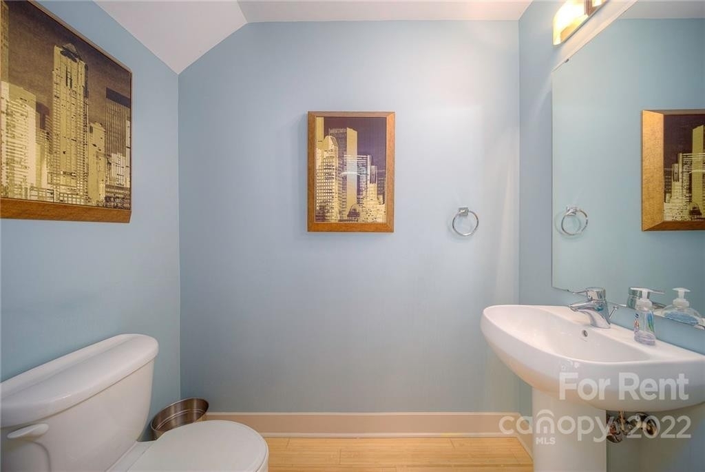 1133 Metropolitan Avenue - Photo 5