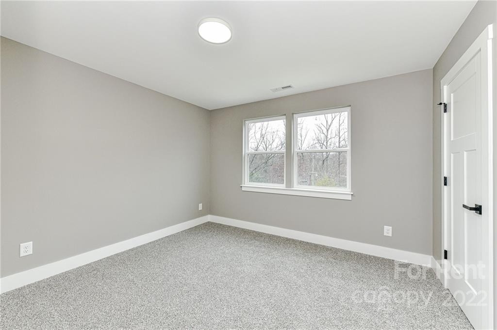 318 Hubbard Street - Photo 12