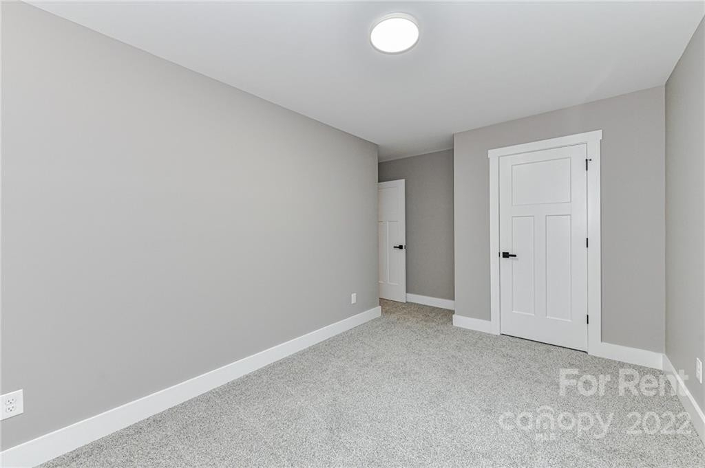 318 Hubbard Street - Photo 16