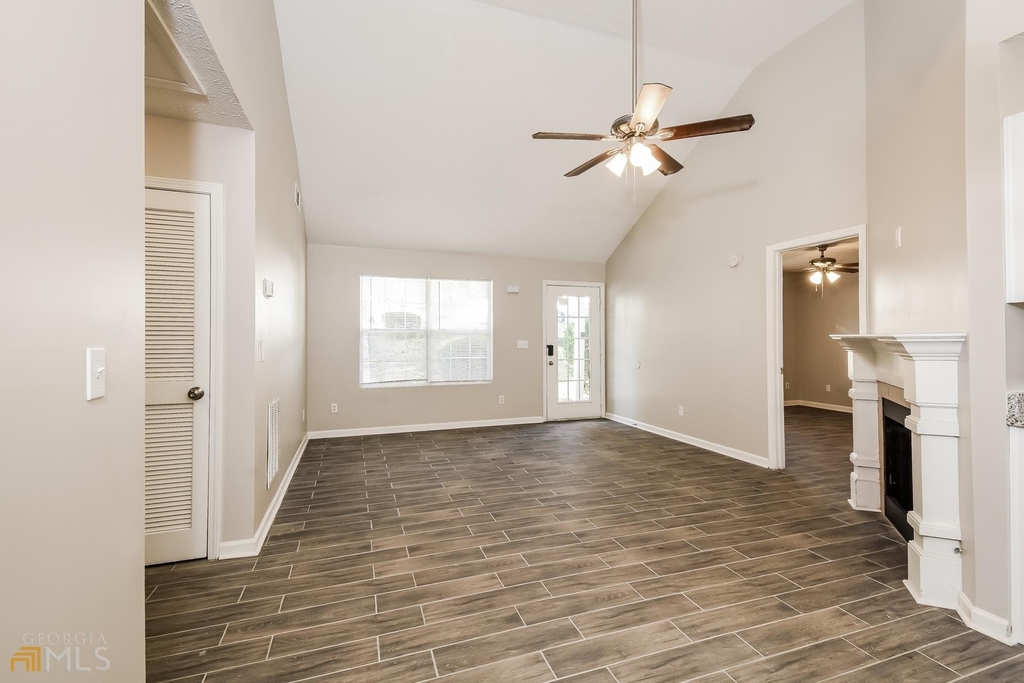 205 Clydesdale Lane - Photo 4