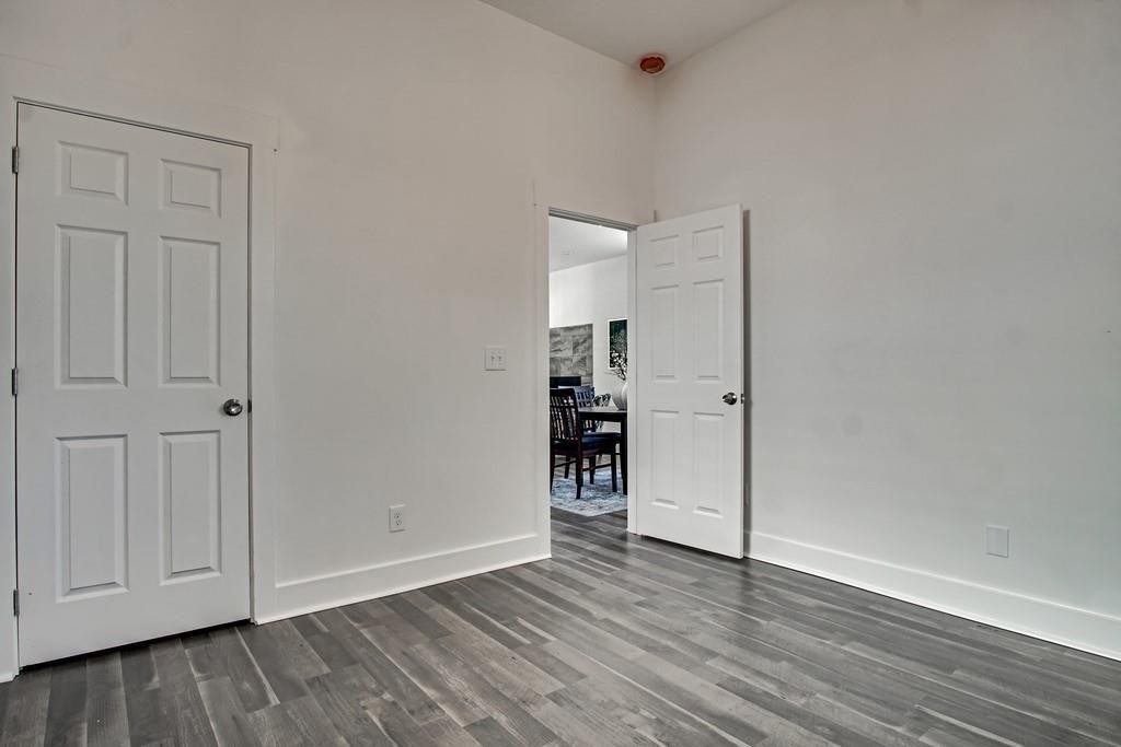 389 Bass Street Sw - Photo 8