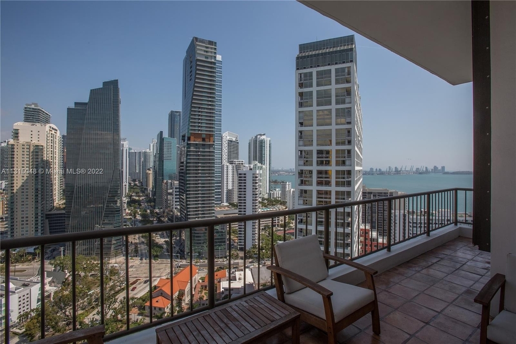 1581 Brickell Ave - Photo 21