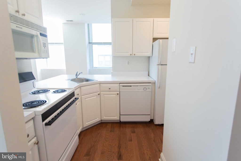 1411 Walnut Street - Photo 19