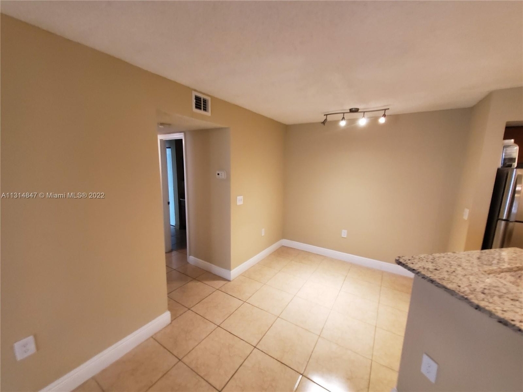 595 Vista Isles Dr - Photo 5