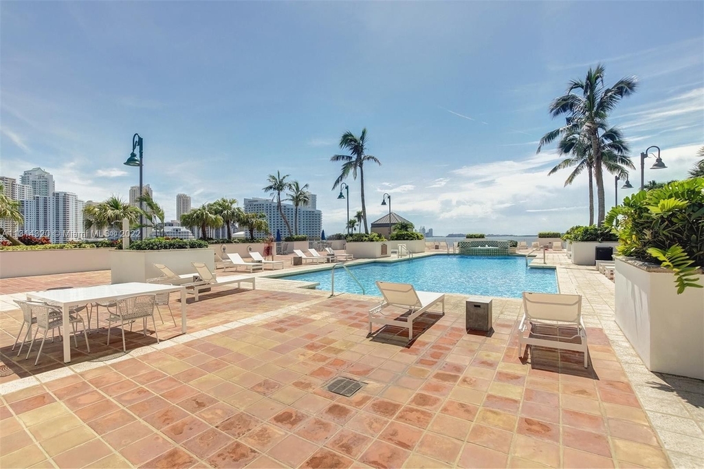 1111 Brickell Bay Dr - Photo 30