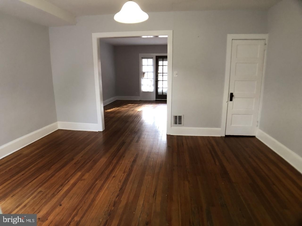 421 W Baltimore Avenue - Photo 10