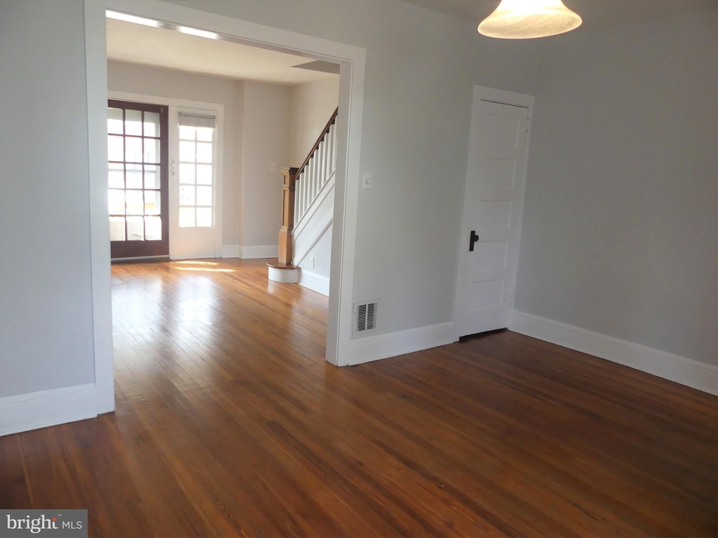 421 W Baltimore Avenue - Photo 9