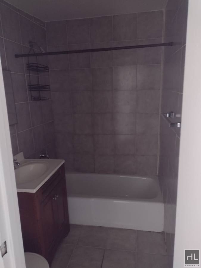 808 Marcy Avenue - Photo 3