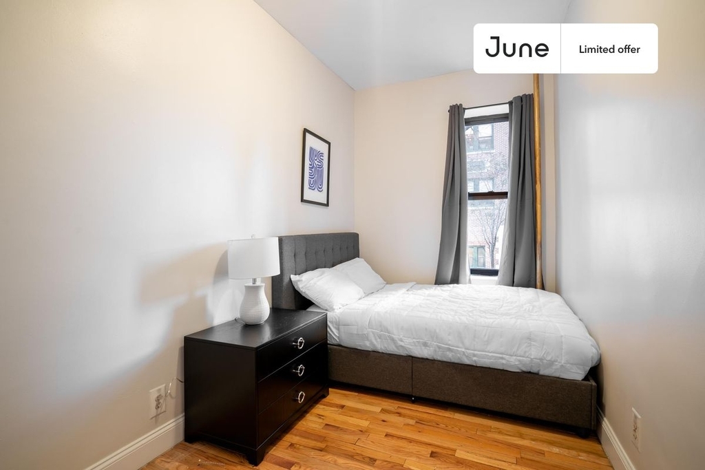 81 West 124th Street - Photo 8