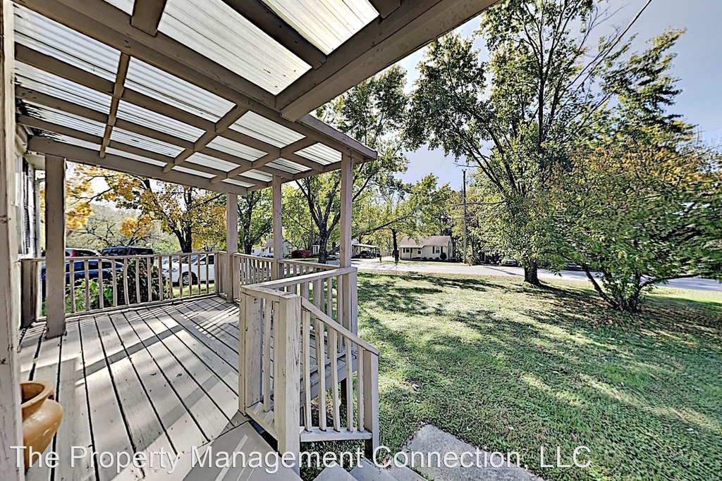 216 Stirton Rd - Photo 2