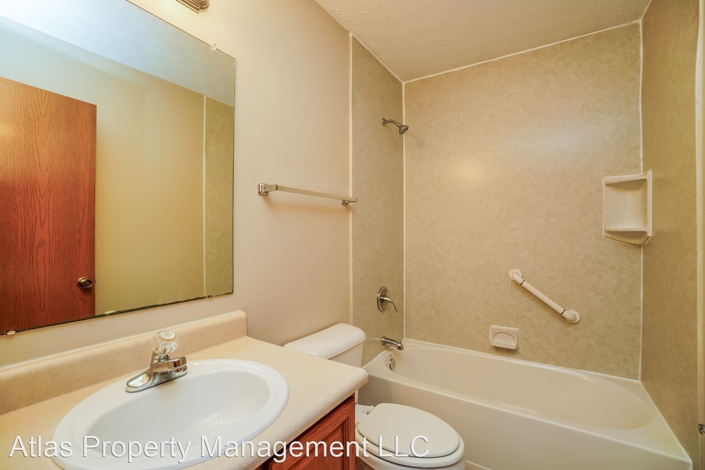 1577 Roscommon Drive - Photo 14