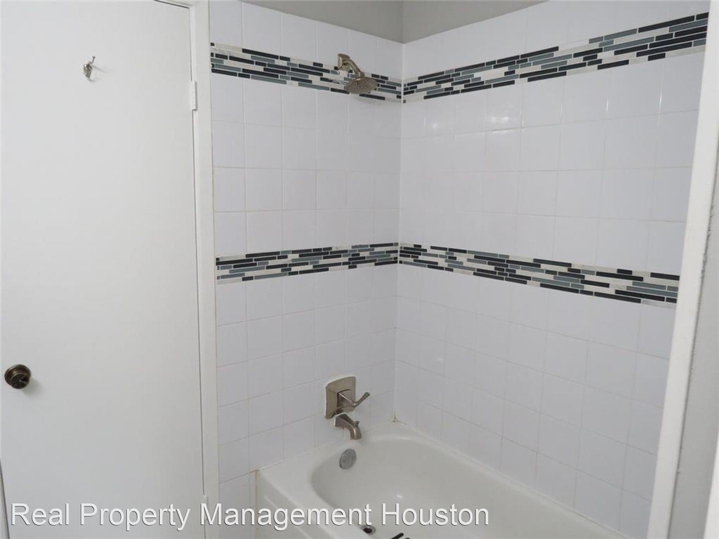 21010 Bridgeview Circle - Photo 15