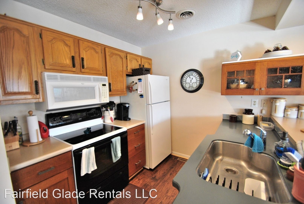 74 Lakeshore Ct Unit 84 - Photo 1