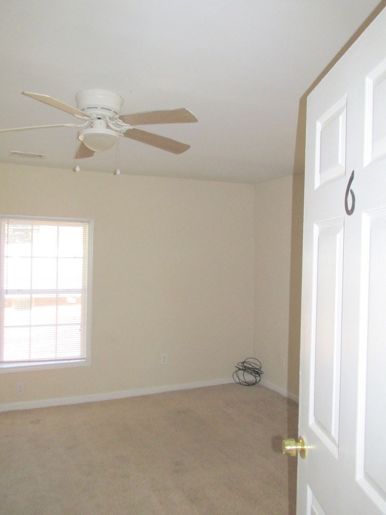 149 Walnut Street S. W. - Photo 5