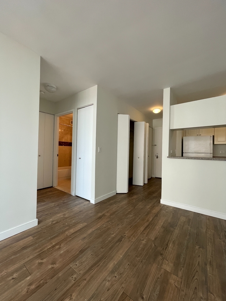 255 West 50th Street - Photo 1