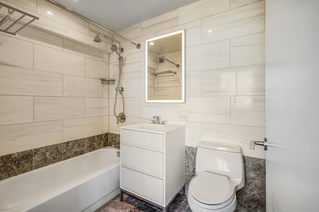 1 Columbus Place - Photo 12