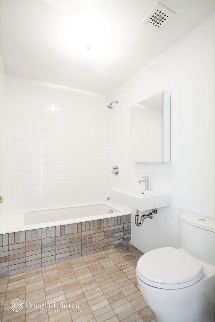 345 W 14th St - Photo 5